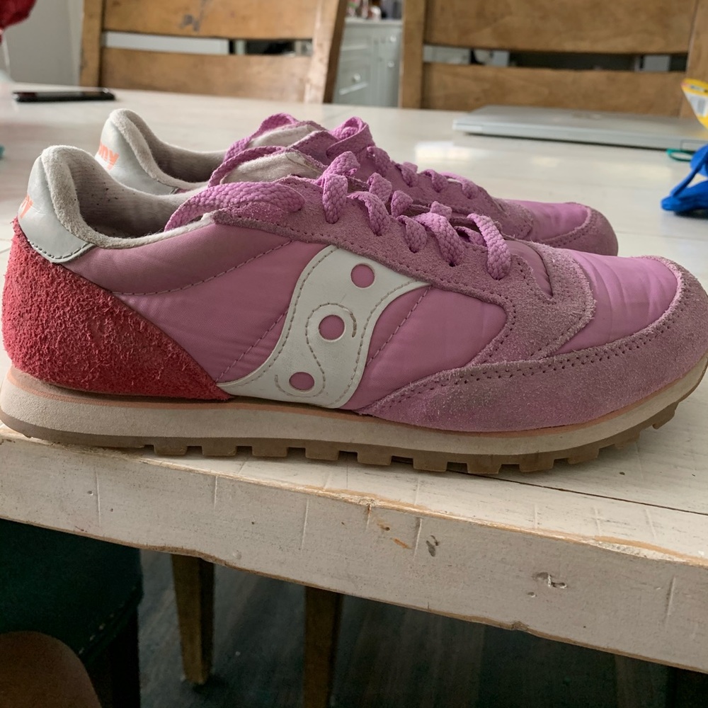 Women’s Saucony Jazz low pro